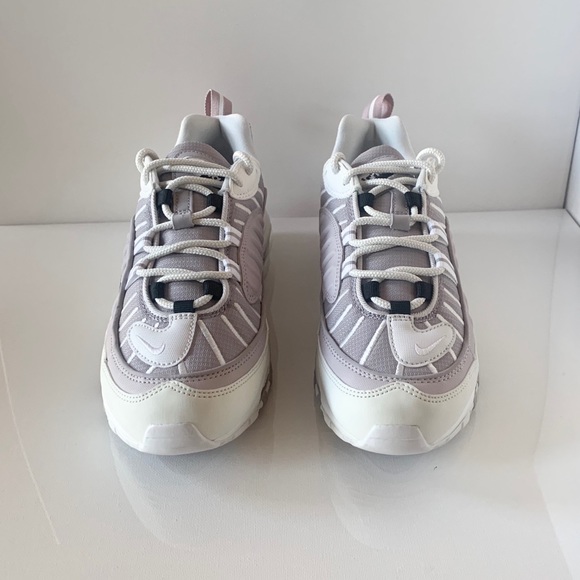 Nike Air Max - Picture 3 of 6